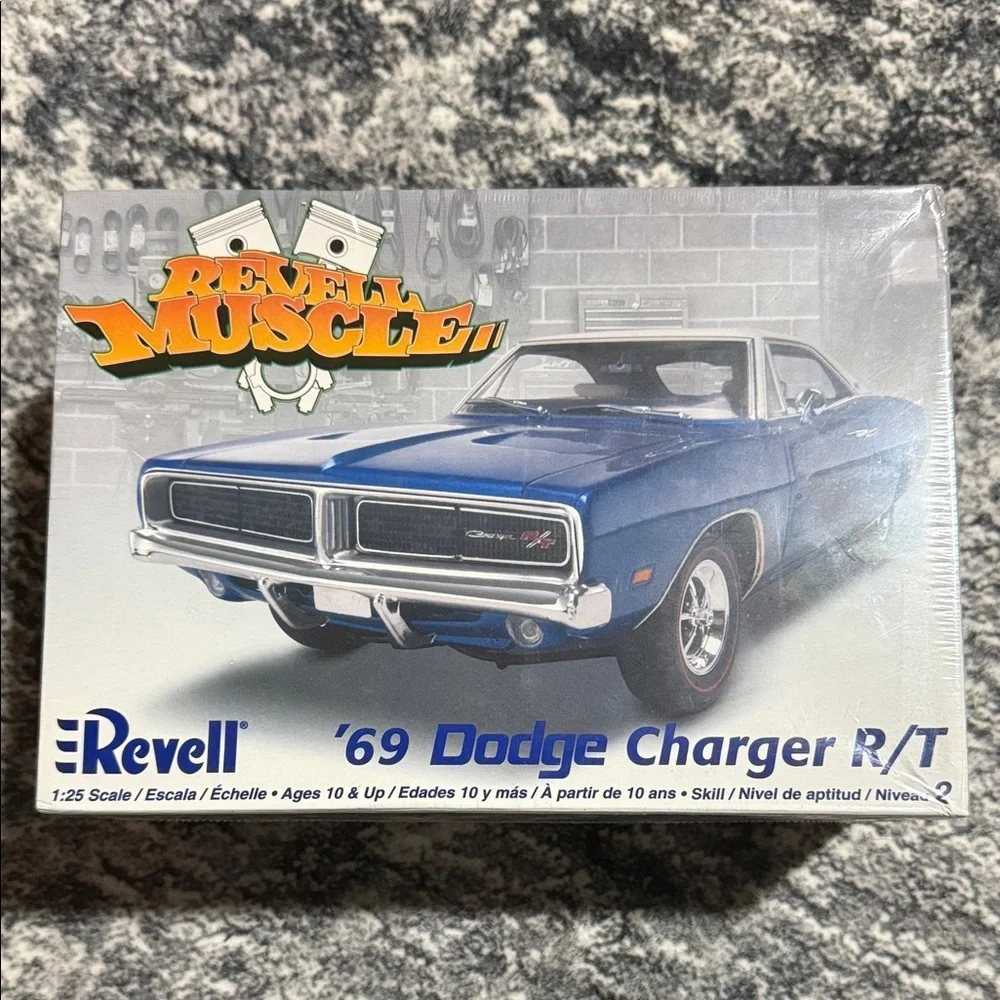 Revell '69 Dodge Charger R/T Model Kit 85-2546